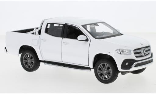 Diecast model cars Mercedes CLA 1/24 Welly X-classe white Mercedes CLA 1/24 Welly X-classe white diecast model cars