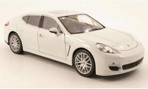 Diecast model cars Porsche Panamera S 1/24 Welly white Porsche Panamera S 1/24 Welly white diecast model cars