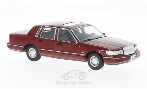 Diecast model cars Lincoln Town Car 1/43 WhiteBox red 1996 Lincoln Town Car 1/43 WhiteBox red 1996 diecast model cars