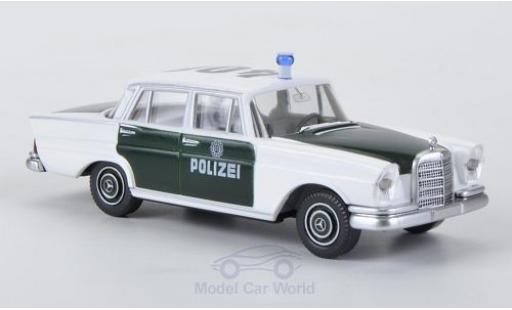 Mercedes 220 1/87 Wiking S white/green Polizei diecast model cars