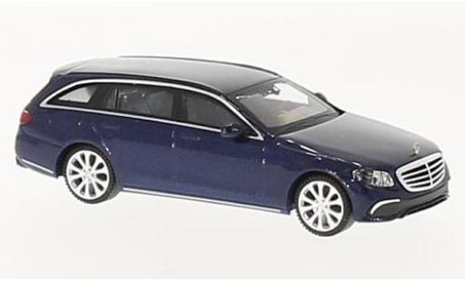 Diecast model cars Mercedes Classe E 1/87 Wiking T-Modell (S213) Exklusive metallic blue Mercedes Classe E 1/87 Wiking T-Modell (S213) Exklusive metallic blue diecast model cars