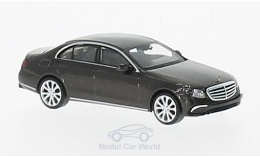 Diecast model cars Mercedes Classe E 1/87 Wiking (W213) Exklusive metallic brown Mercedes Classe E 1/87 Wiking (W213) Exklusive metallic brown diecast model cars